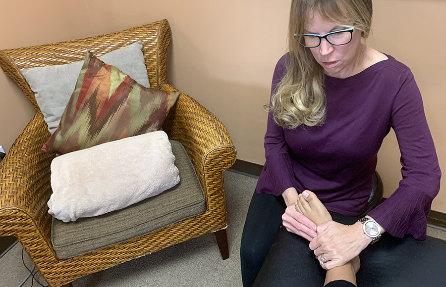 FootAnklePain01 How To Treat Foot and Ankle Pain